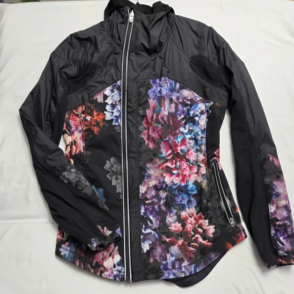 Lululemon Run For Your Life Jacket Moody Mirage Floral Size 6 - Picture 3 of 12